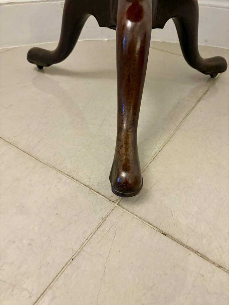 Antique 18th Century Quality Chippendale Mahogany Tilt-Top Tripod Table